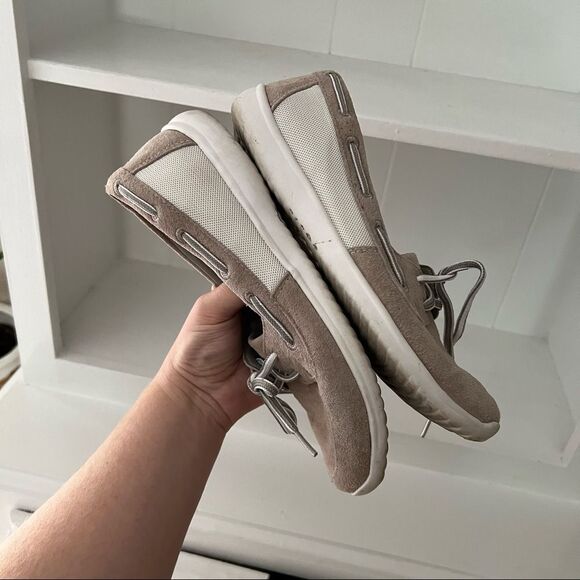 Clarks Tan White Round Toe Slip On Leather Driving Moccasins - Picture 7 of 9